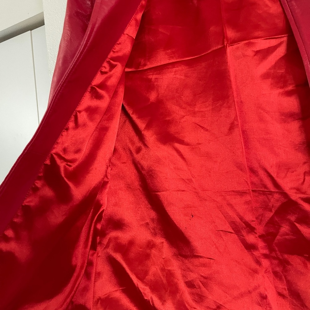 Women's Red Leather Jacket - Picture 4 of 7